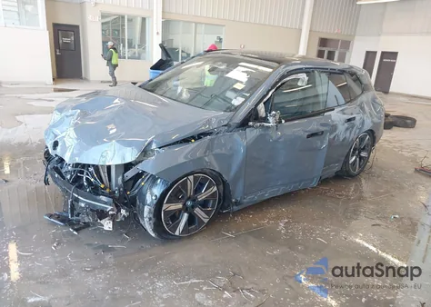 2025 BMW Ix xDrive50 z USA, uszkodzony, nr VIN WB523CF02SCU39836